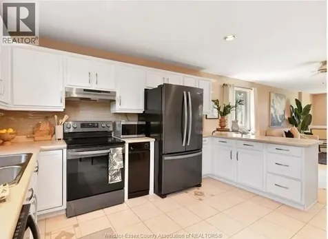 569 Sarah Court Windsor ON N9G 2Y8