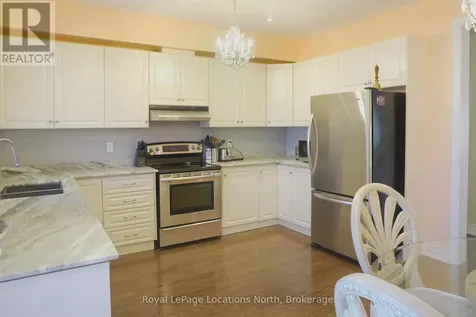 11 Wally Drive Wasaga Beach ON L9Z 0E4