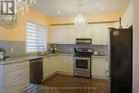 11 Wally Drive Wasaga Beach ON L9Z 0E4