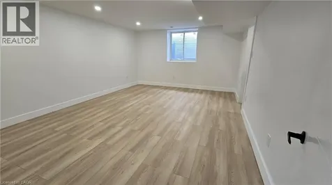 7266 Silver Creek Circle London ON N6P 0G9
