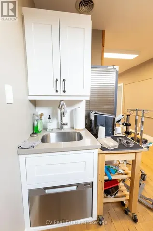10 Brunel Road Huntsville ON P1H 2A9