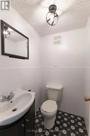 10 Brunel Road Huntsville ON P1H 2A9