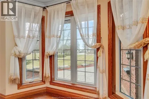 870 Mcrae Avenue Kingsville ON N9Y 2R8