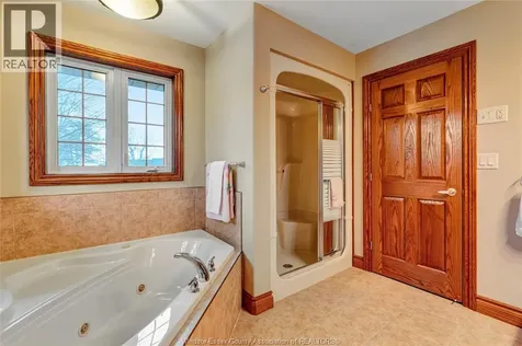 870 Mcrae Avenue Kingsville ON N9Y 2R8