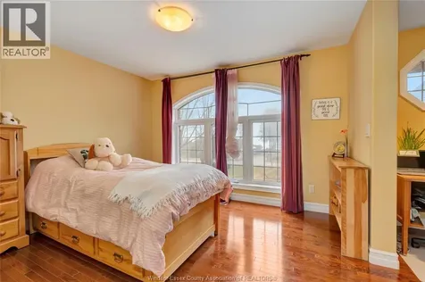 870 Mcrae Avenue Kingsville ON N9Y 2R8
