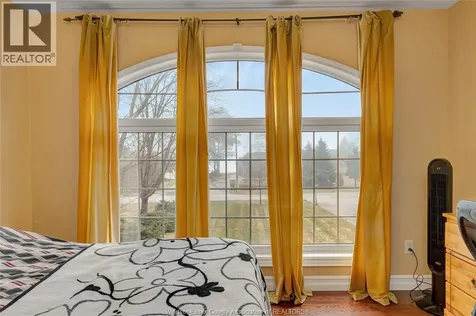 870 Mcrae Avenue Kingsville ON N9Y 2R8