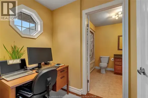 870 Mcrae Avenue Kingsville ON N9Y 2R8