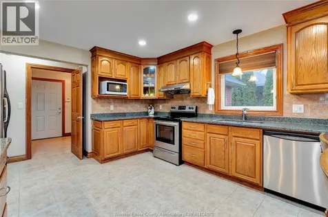 870 Mcrae Avenue Kingsville ON N9Y 2R8