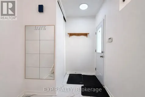 11C Sonnet Crescent Ottawa ON K2H 8W8