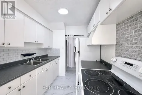 11C Sonnet Crescent Ottawa ON K2H 8W8