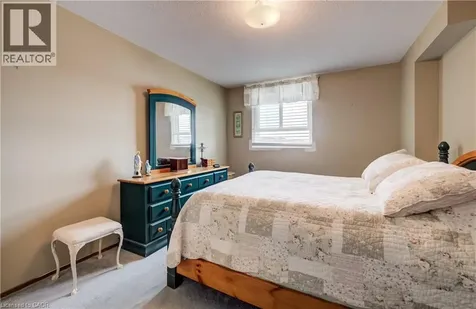 225 Harvard Place Waterloo ON N2J 4H4
