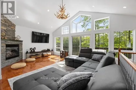 157 Farlain Lake Road West Tiny ON L9M 0B9