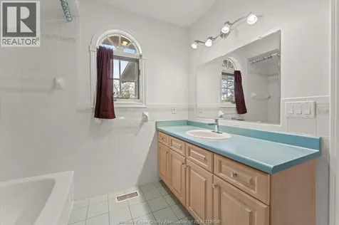 5753 Bishop Street Lasalle ON N9H 1N8