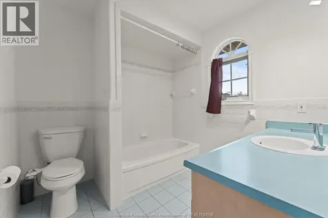 5753 Bishop Street Lasalle ON N9H 1N8