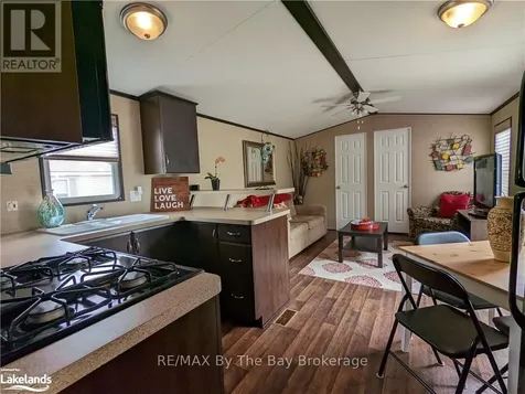 16 Kenora Trail Wasaga Beach ON L9Z 1X7