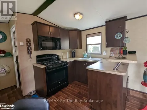 16 Kenora Trail Wasaga Beach ON L9Z 1X7