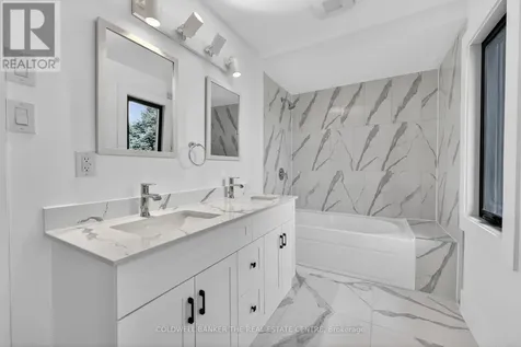 8 Brownlee Drive Bradford West Gwillimbury ON L3Z 2A4