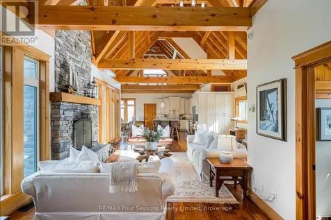 147 Lakeshore Road East Blue Mountains ON L9Y 0M9