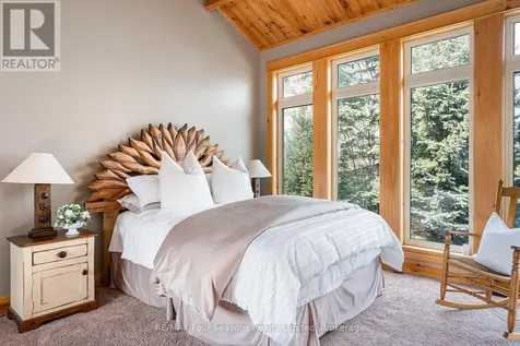 147 Lakeshore Road East Blue Mountains ON L9Y 0M9
