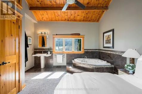 147 Lakeshore Road East Blue Mountains ON L9Y 0M9