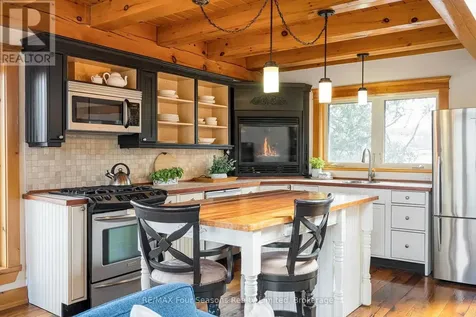 147 Lakeshore Road East Blue Mountains ON L9Y 0M9