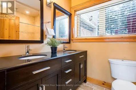 147 Lakeshore Road East Blue Mountains ON L9Y 0M9
