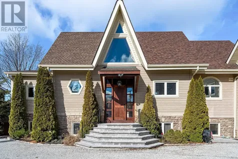147 Lakeshore Road East Blue Mountains ON L9Y 0M9