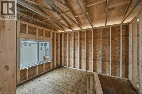 70 Whyte Avenue North Thorold ON L2V 2T7