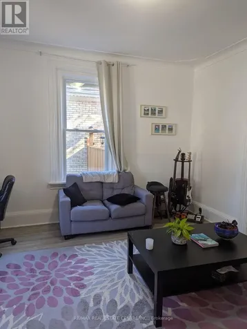 159 Wellington Street Cambridge ON N1R 3Y8