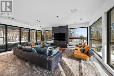 1 Delong Drive Ottawa ON K1J 7E7