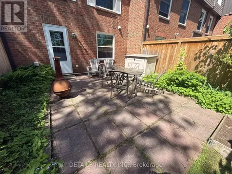40 Appleby Private Ottawa ON K2C 3P4