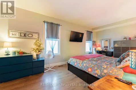 13 Potters Road North Tillsonburg ON N4G 2G9