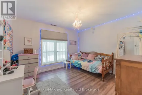 13 Potters Road North Tillsonburg ON N4G 2G9