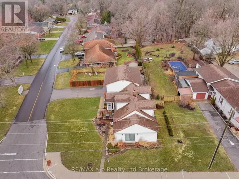 13 Potters Road North Tillsonburg ON N4G 2G9