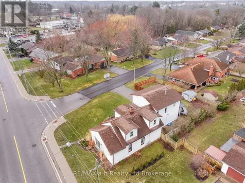 13 Potters Road North Tillsonburg ON N4G 2G9