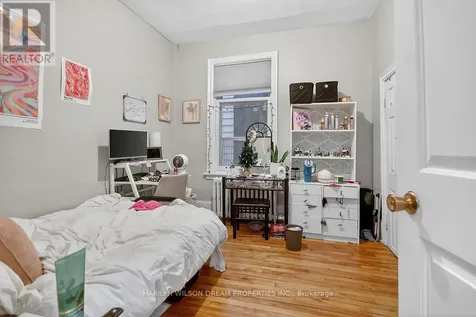 152 Goulburn Avenue Ottawa ON K1N 8E2