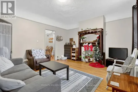 152 Goulburn Avenue Ottawa ON K1N 8E2