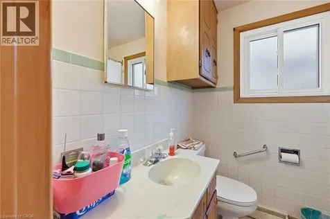 17 Queen Street North Thorold ON L2V 2P7