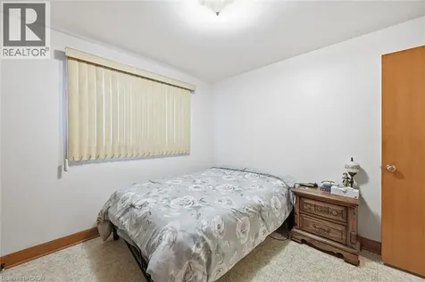 17 Queen Street North Thorold ON L2V 2P7
