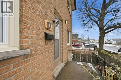 17 Queen Street North Thorold ON L2V 2P7