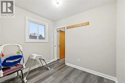 17 Queen Street North Thorold ON L2V 2P7