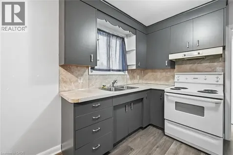 17 Queen Street North Thorold ON L2V 2P7