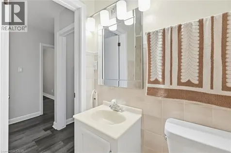17 Queen Street North Thorold ON L2V 2P7