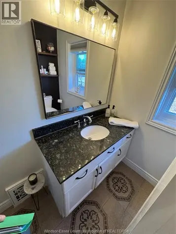 655-91 Giles Windsor ON N9A 4E3