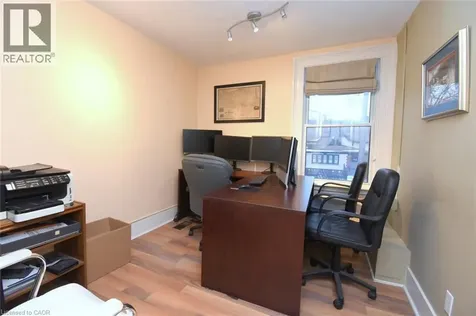 8 Sydenham Street Dundas ON L9H 2T4