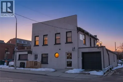 8 Sydenham Street Dundas ON L9H 2T4