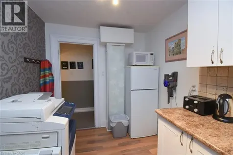 8 Sydenham Street Dundas ON L9H 2T4