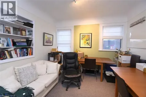 8 Sydenham Street Dundas ON L9H 2T4