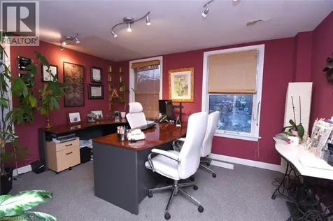 8 Sydenham Street Dundas ON L9H 2T4