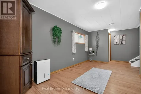 16 Mundy Avenue Tiny ON L9M 0B5